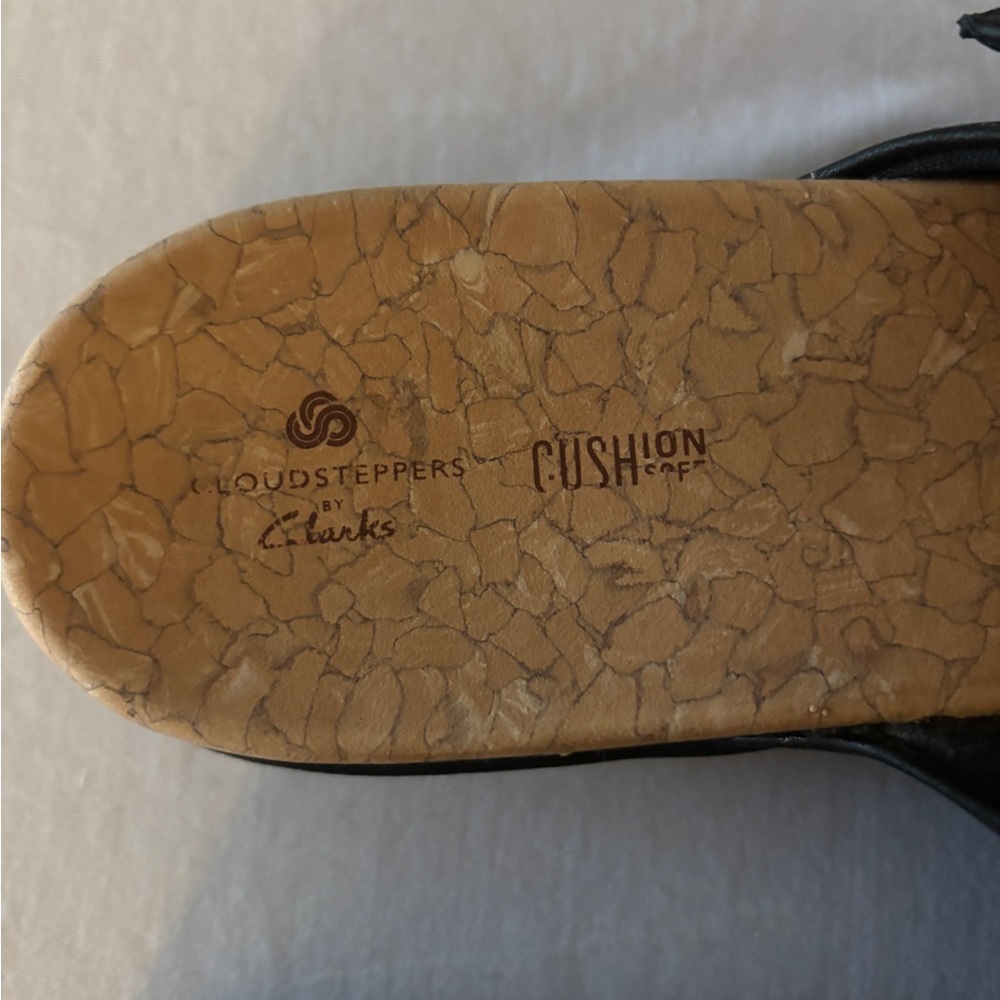 Clarks Cloudstoppers Black Sandals with Silver Buckle size 9 1/2 Cushion Comfort - Picture 4 of 7